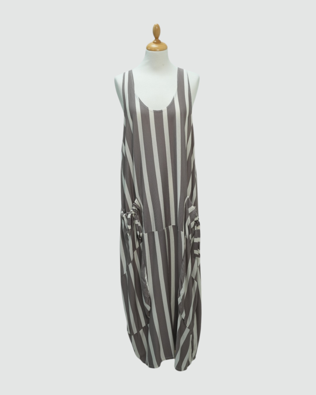 Vestido largo às riscas com bolso