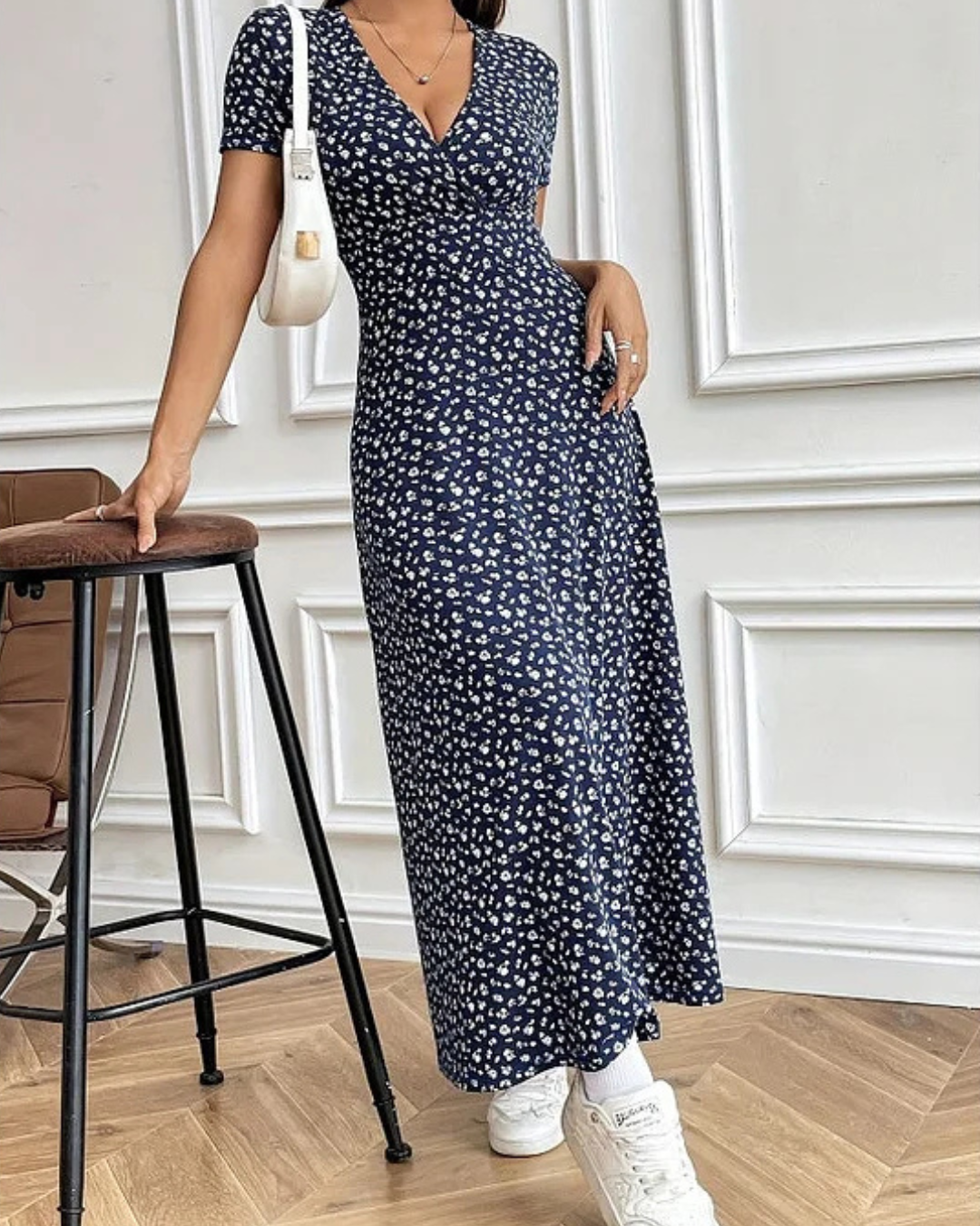 Vestido longo elegante e casual com decote em V