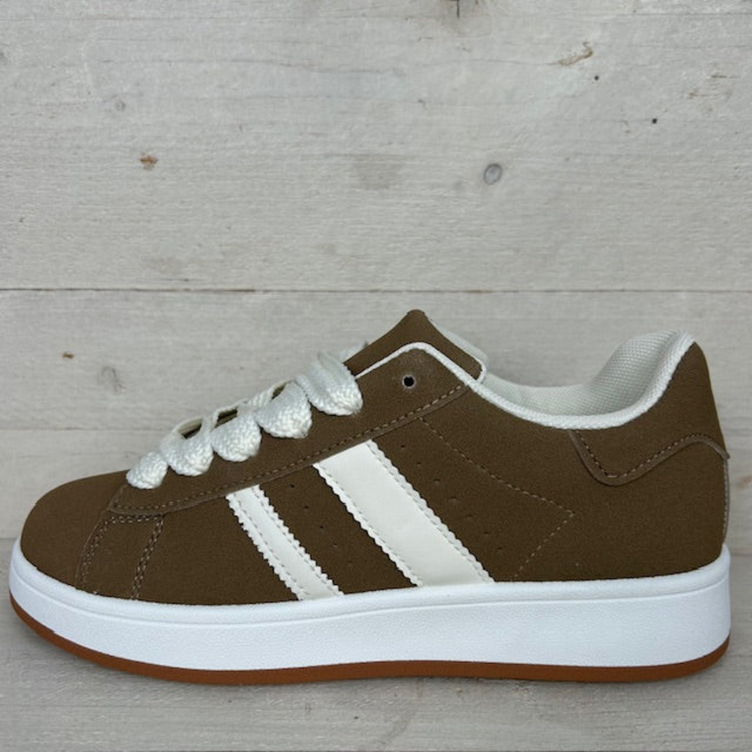 Sapatos Unissexo com um Toque Desportivo Clássico