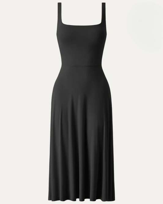 Vestido de corte fluido e arejado com decote quadrado